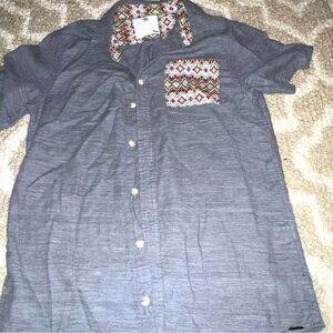 On the Byas shirt size S